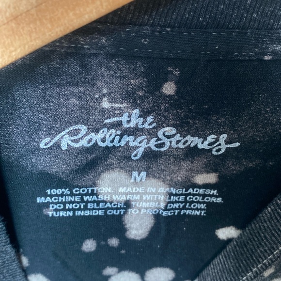 (A11) The Rolling in Concert Short-sleeve Tee, Size Medium, NWOT, Unisex - Picture 3 of 7